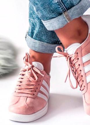 Женские розовые замшевые кроссовки адидас газель adidas gazelle vapour pink & white