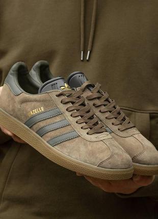Чоловічі коричневі замшеві кросівки adidas gazelle brown 41