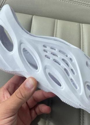 Adidas yeezy foam runner white no brand no logo