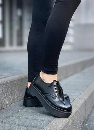 Туфлі martens jadon fur черевики лак з хутром mono black platform
