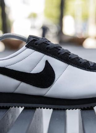 Серые кроссовки nike classic cortez white black мужские найк кортез 42