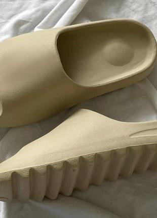 Adidas yeezy slide earth bone no logo