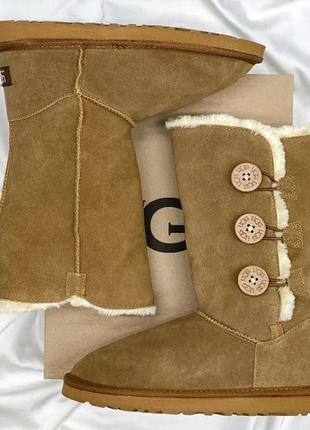 Ugg bailey button triplet ii high caramel