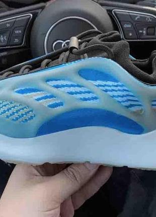 Блакитні кросівки адідас їзі буст 700 унісекс adidas coachella collaboration shoes clearance v3 arzareth 36