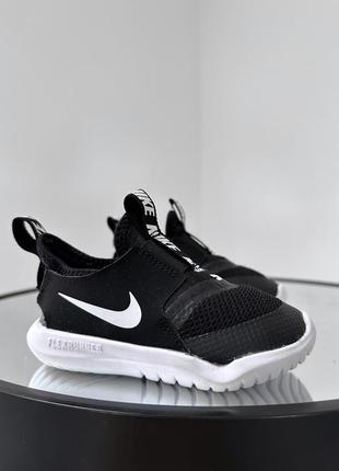 Суперлегкі та м'які кросівки nike flex runner