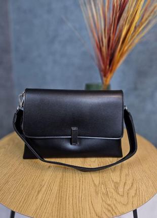 Женская черная вместительная сумка из эко-кожи