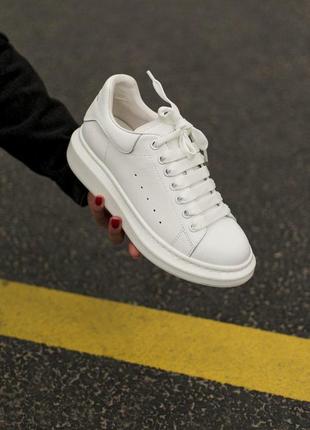 Женские белые кроссовки александр маквин alexander mcqueen triple white 36