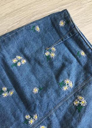 Красивая джинсовая юбка с вышивкой h&m