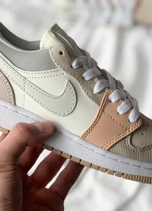 Jordan 1 retro low beige