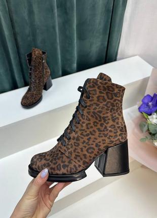 Эксклюзивные туфли лоферы из натуральной итальянской кожи и замши женские на шнурках4 фото