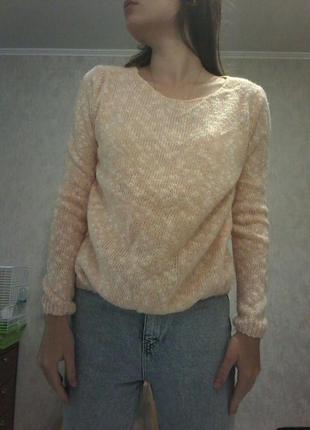 Персиковый легкий свитер2 фото