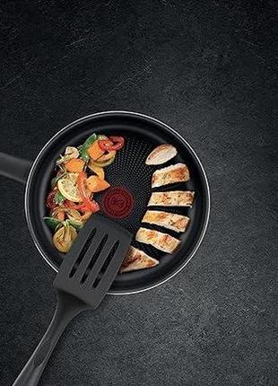 Сковорода essential из жесткого титана tefal c38806 28 см | антипригарное покрытие с частицами титана тепловой6 фото