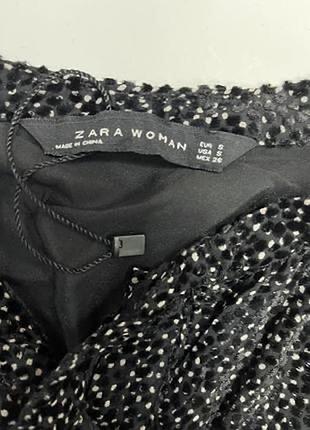 Короткое платье zara с белым и черным бархатом.3 фото