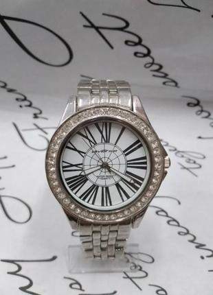 Годинник наручний ремінець залізний. довжина приблизно 21см. ширина 2.5 см