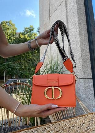 Жіноча сумка montaigne orange маленька сумка на плече красива діор помаранчева сумка з еко-шкіри