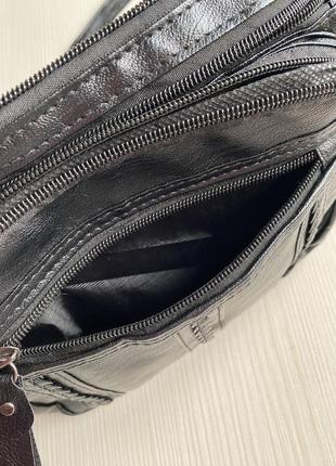 Жіноча сумочка чорна через плече з безліччю кишень7 фото