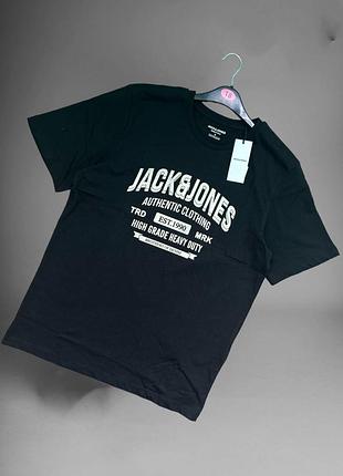 Чоловіча футболка