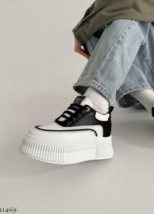 Черно белые черные кожаные кроссовки кеды сникеры сникерсы на высокой белой подошве...