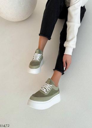 Зелені оливкові натуральні шкіряні замшеві комбіновані кросівки кеди кєди на білій підвищеній високій товстій підошві платформі шкіра замша хакі3 фото
