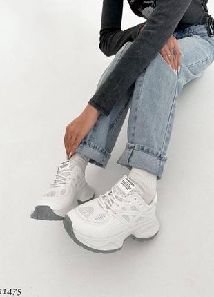 Білі шкіряні гумові текстильні кросівки з сіткою в сітку на товстій грубій підошві платформі10 фото