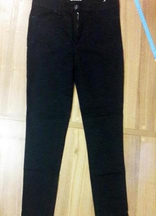 Чорні стильні джинси стрейч укорочені по кісточку