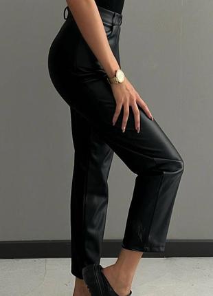 Женские кожаные брюки, модные брюки из экокожи черные, молочные, коричневые6 фото