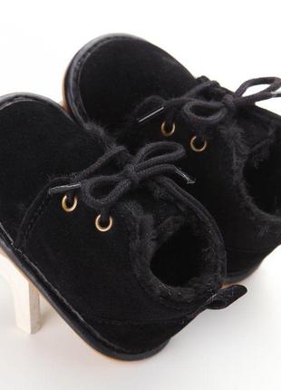 Демисезонные пинетки-ботинки для мальчика 13см,12см чёрные1 фото