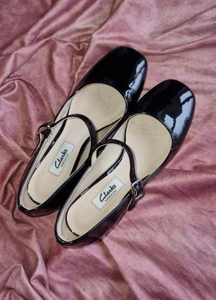 Балетки в стиле mary jane. ( мэри джейн ) clarks