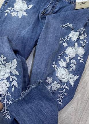Крутые джинсы с вышивкой denim co9 фото