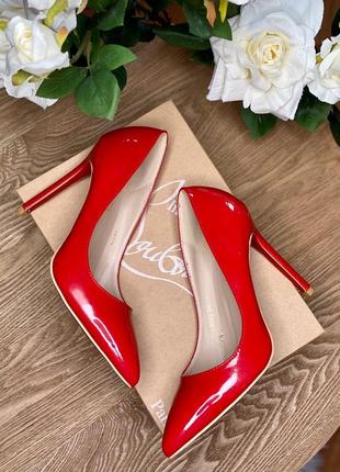 Туфлі червоні