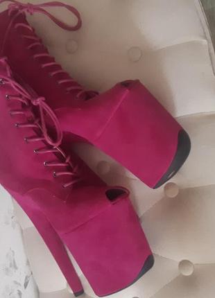 Стріпи ексклюзив