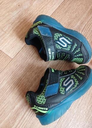 Водонепроницаемые кроссовки кроссовки skechers s-lights для мальчика р.228 фото