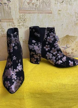 Новые ботинки с вышивкой немецкой марки bnc bonprix