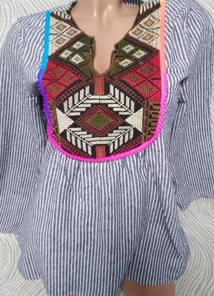 Блуза с вышивкой