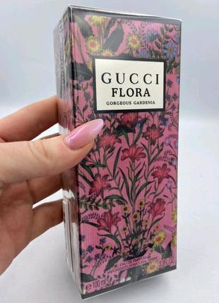 Парфюмированная вода для женщин flora