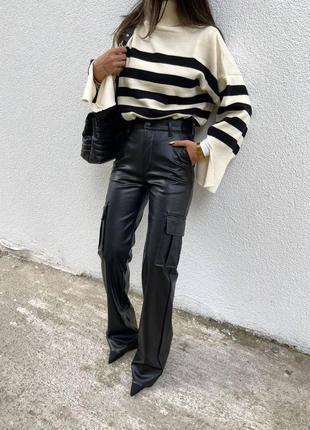 Штани карго з еко шкіри з утепленням ❤️ шкіряні чорні штани 😌 штани на флісі1 фото
