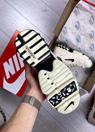 It might that Nike is really pulling at the inspiration strings for these upcoming fossil