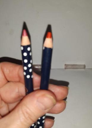 Олівець для губ з пензликом1 фото