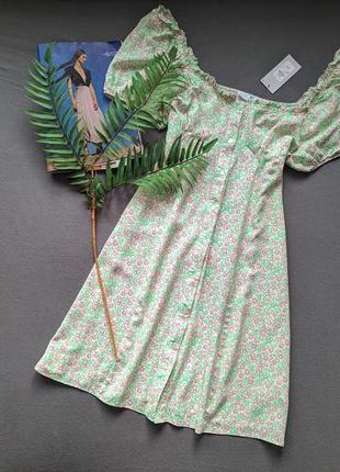 Ніжна коротка сукня в квітковий принт а-силует1 фото