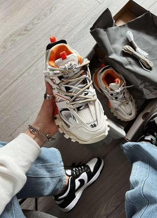 Кросівки у стилі balenciaga track white orange