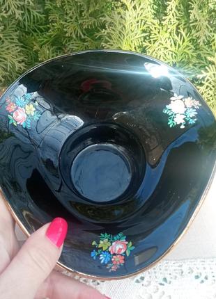 Продам красивую конфетницу из кобальта .