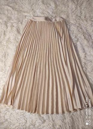 New look плиссованна юбка юбка плиссе новая бежевая сатиновая шелковая сатиновая макси миди5 фото
