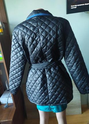 Курточка жіноча.