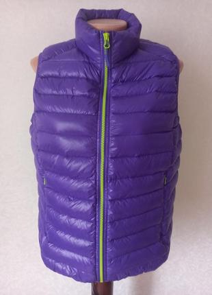 Легка , пухова жилетка, пуховик.