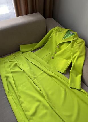 Костюм (пиджак и штаны палаццо)4 фото