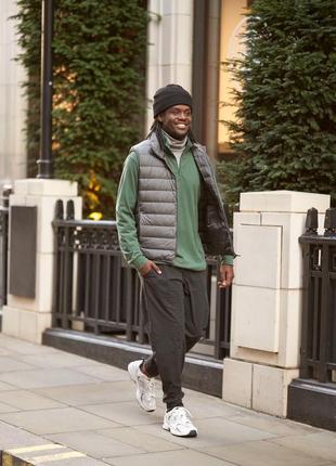Жилетка uniqlo на пуху серая