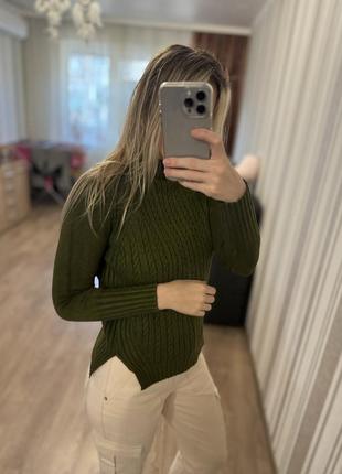 Темно-зелений теплий светр