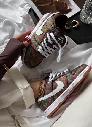 Стильные женские кроссовки nike sb dunk low paisley brown коричневые с цветными узорами1 фото