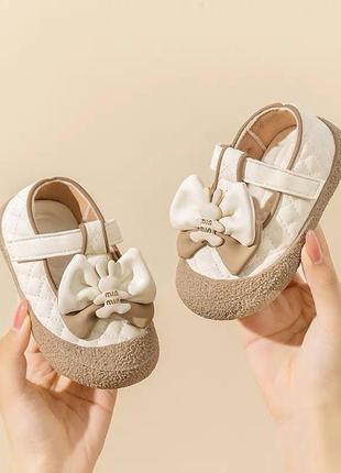 Макасини туфлі для дівчинки з гумовим носком1 фото