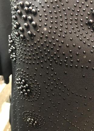 Черное,декорировано камнями. 2